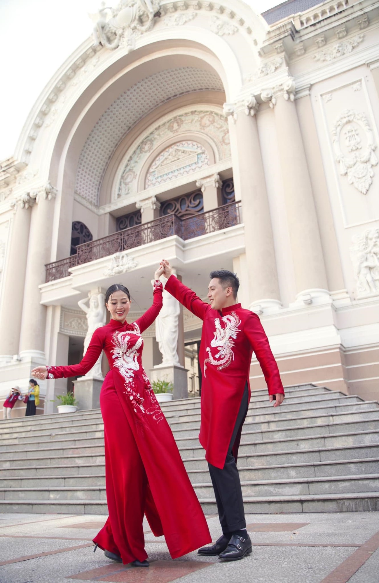 Không kém cạnh Diệu Nhi – Anh Tú, Liêu Hà Trinh “xả kho” loạt ảnh cưới đẹp xuất thần đậm chất Việt Nam - Ảnh 3